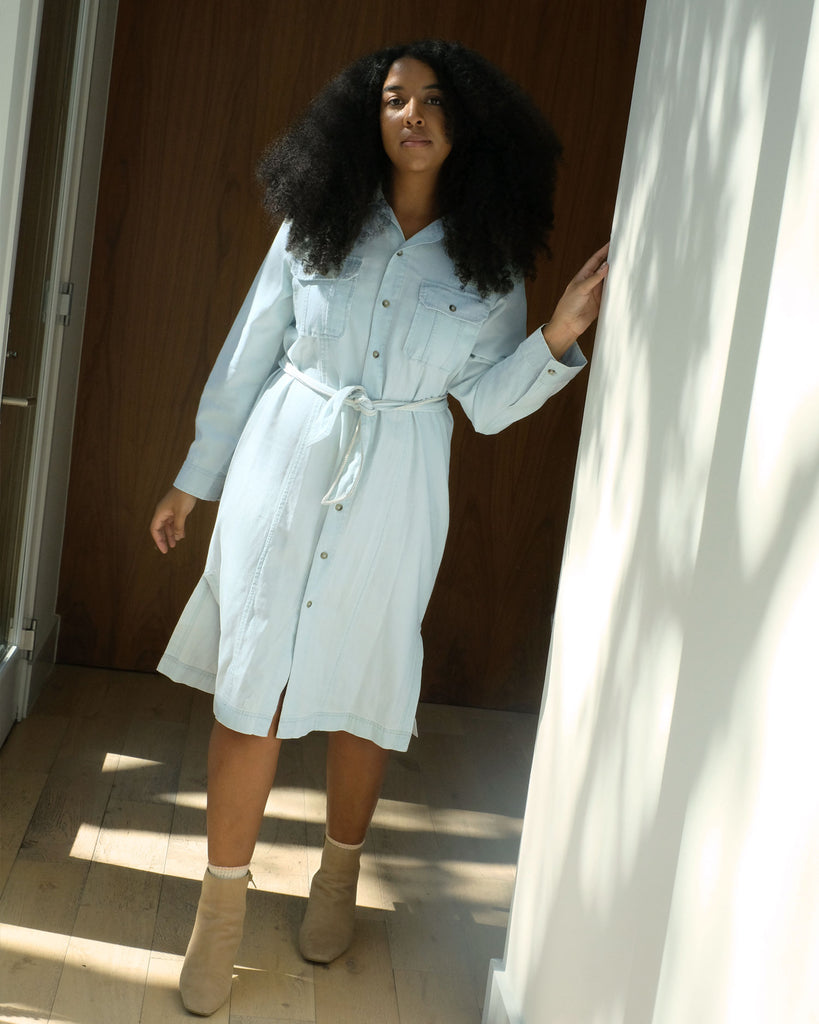Denim dress with pockets! Those are the best! - Nancys Fashion Style